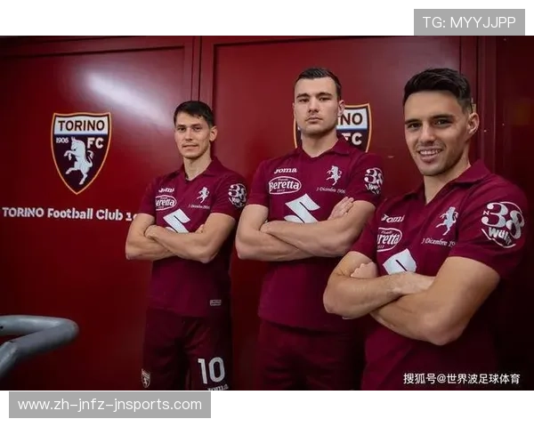 意甲球队外套:意甲球队外套设计与球迷穿搭文化 意甲球队外套:意甲球队外套设计与球迷穿搭文化